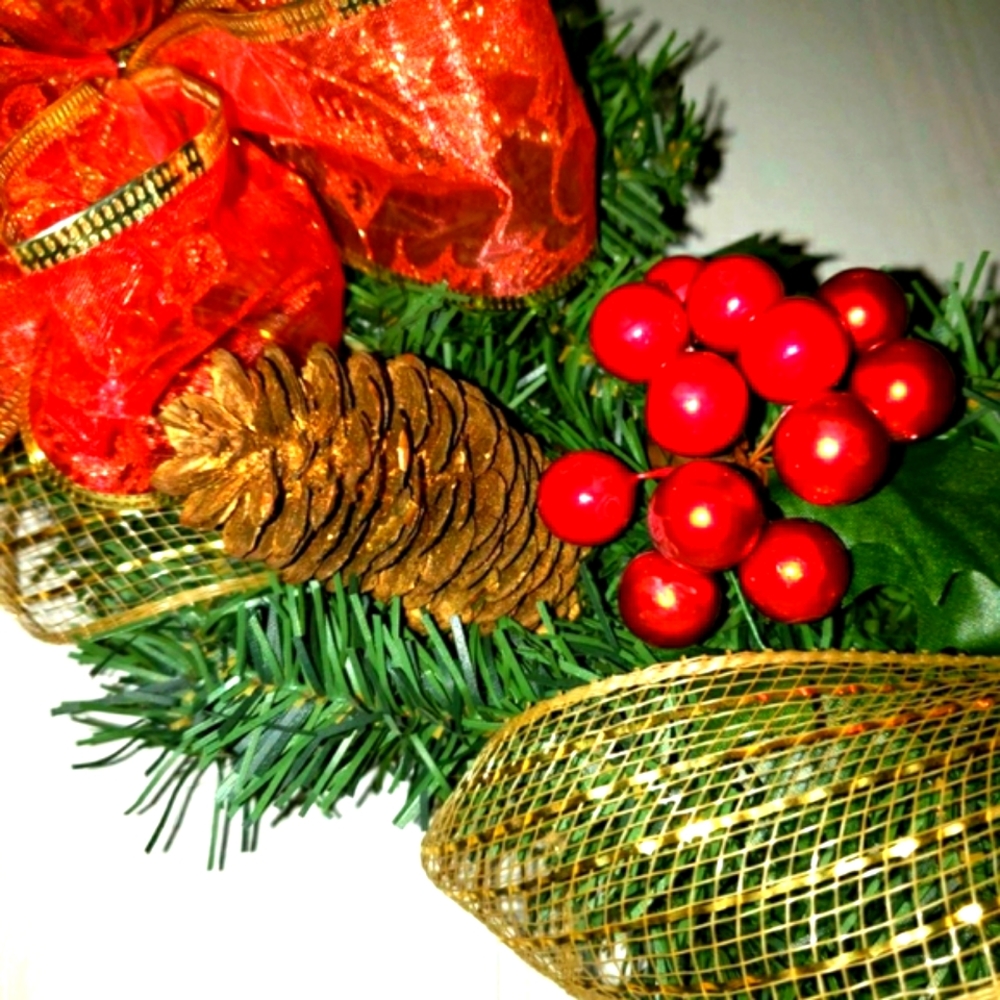 Christmas Holiday Wreath - Picture 4 of 6